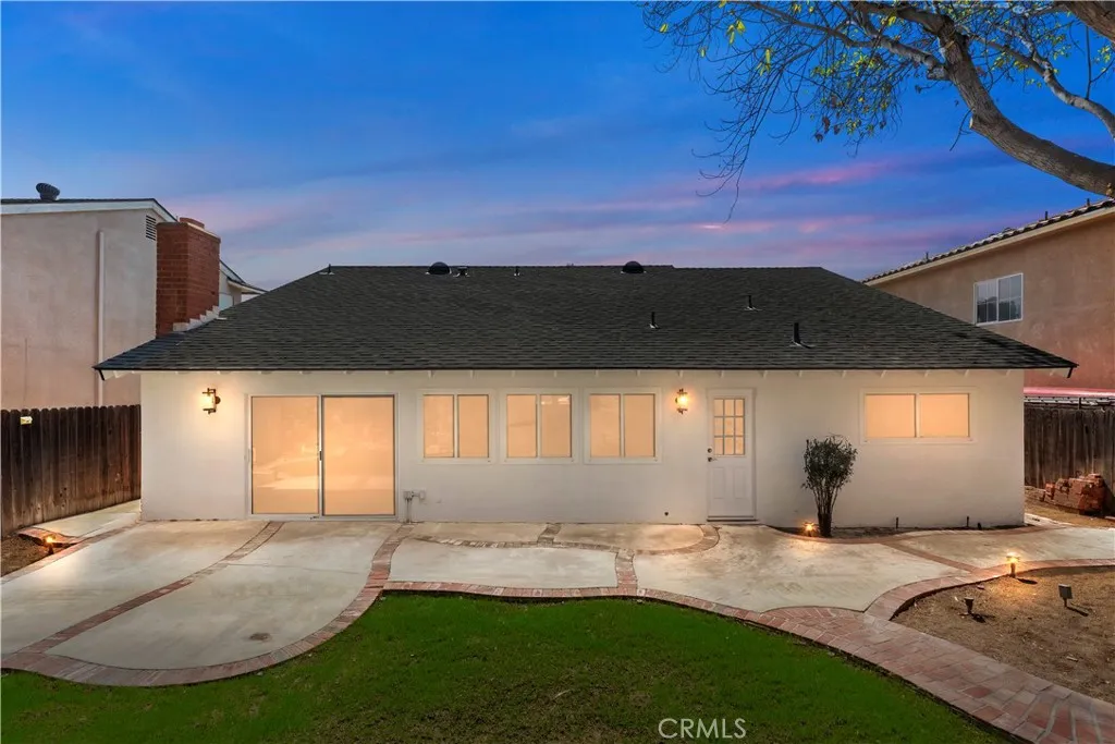 1507 Mariposa Drive, Corona, California 92879 home-pic-32